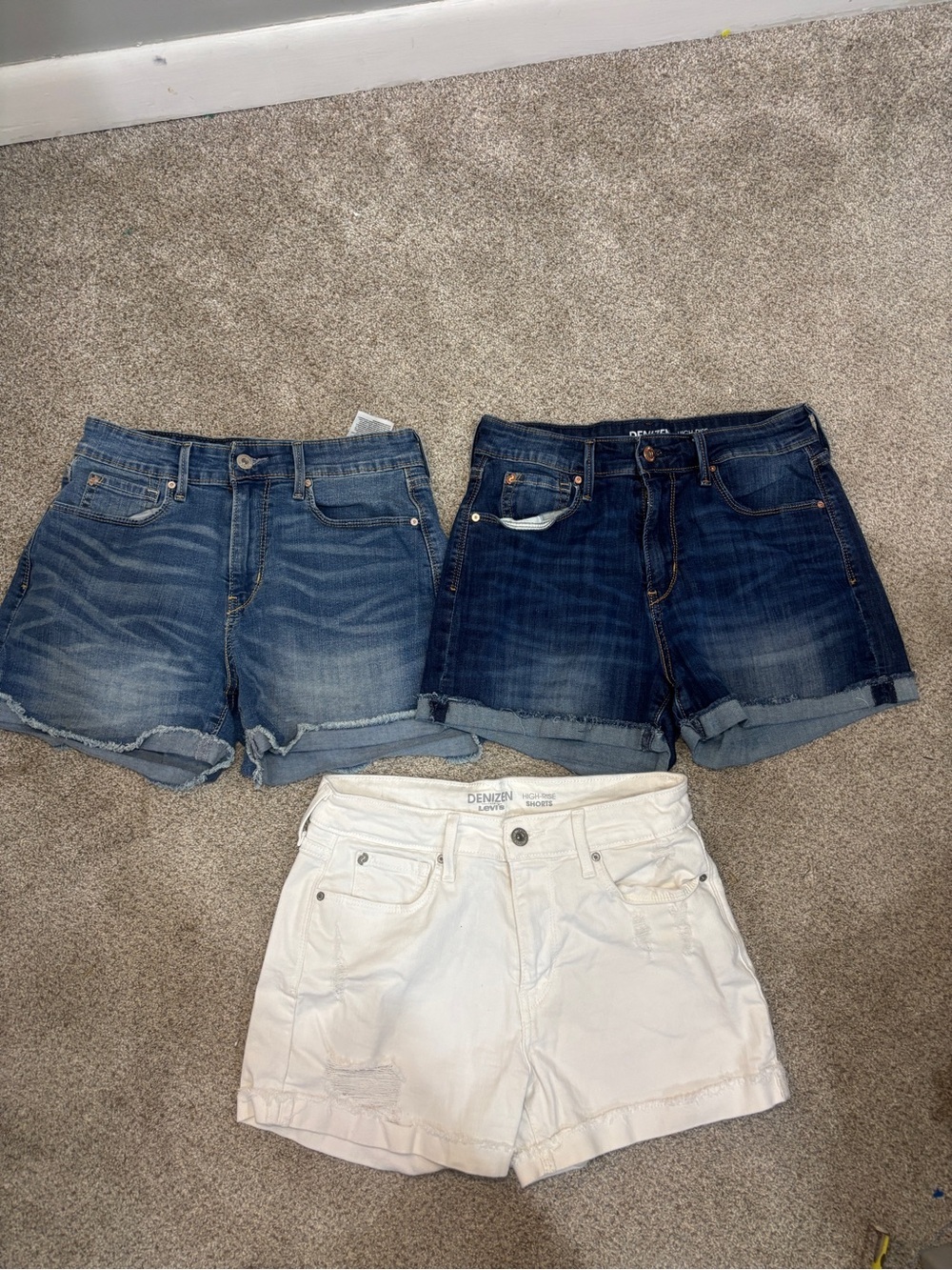 Lot of Denizen from Levi's Trio: White, Light Wash & Dark Wash Jorts sz 4